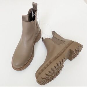 H&M Chelsea Boots